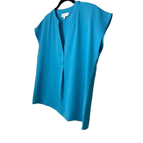 Wanna B Me Aqua cap sleeve Top Size Medium V-Neck - Picture 4 of 6